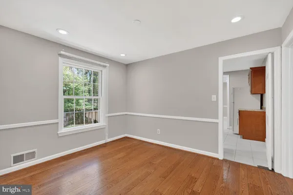 $3,200 | 5109 Blue Ridge Avenue, Annandale, VA 22003
