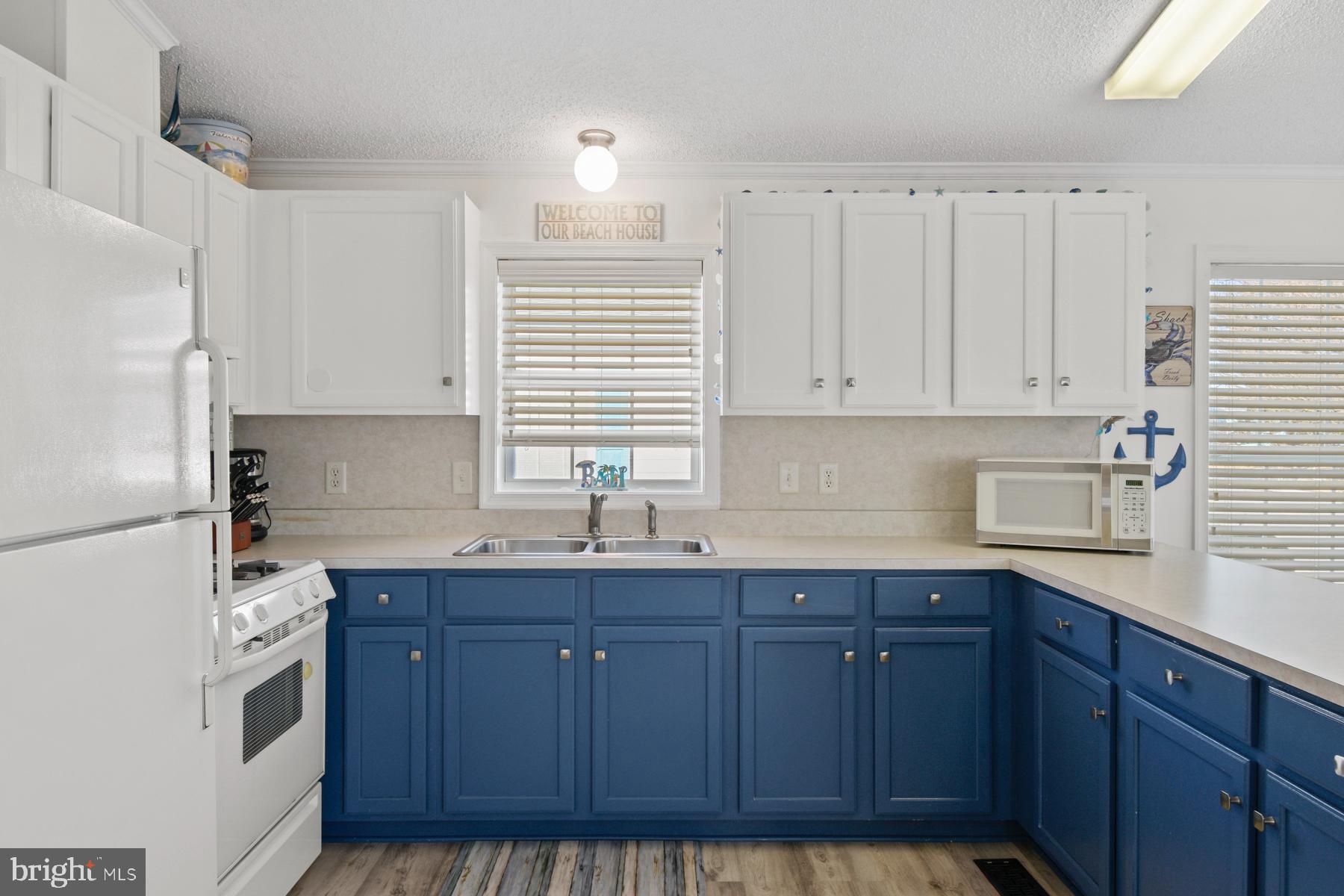 125 Clamshell Road Ocean City, MD 21842 - Photo 12 of 42 Kitchen