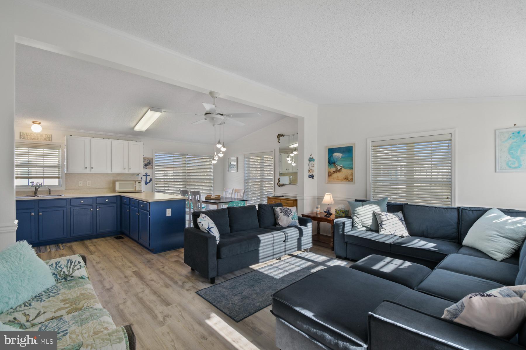 125 Clamshell Road Ocean City, MD 21842 - Photo 2 of 42 Living Room