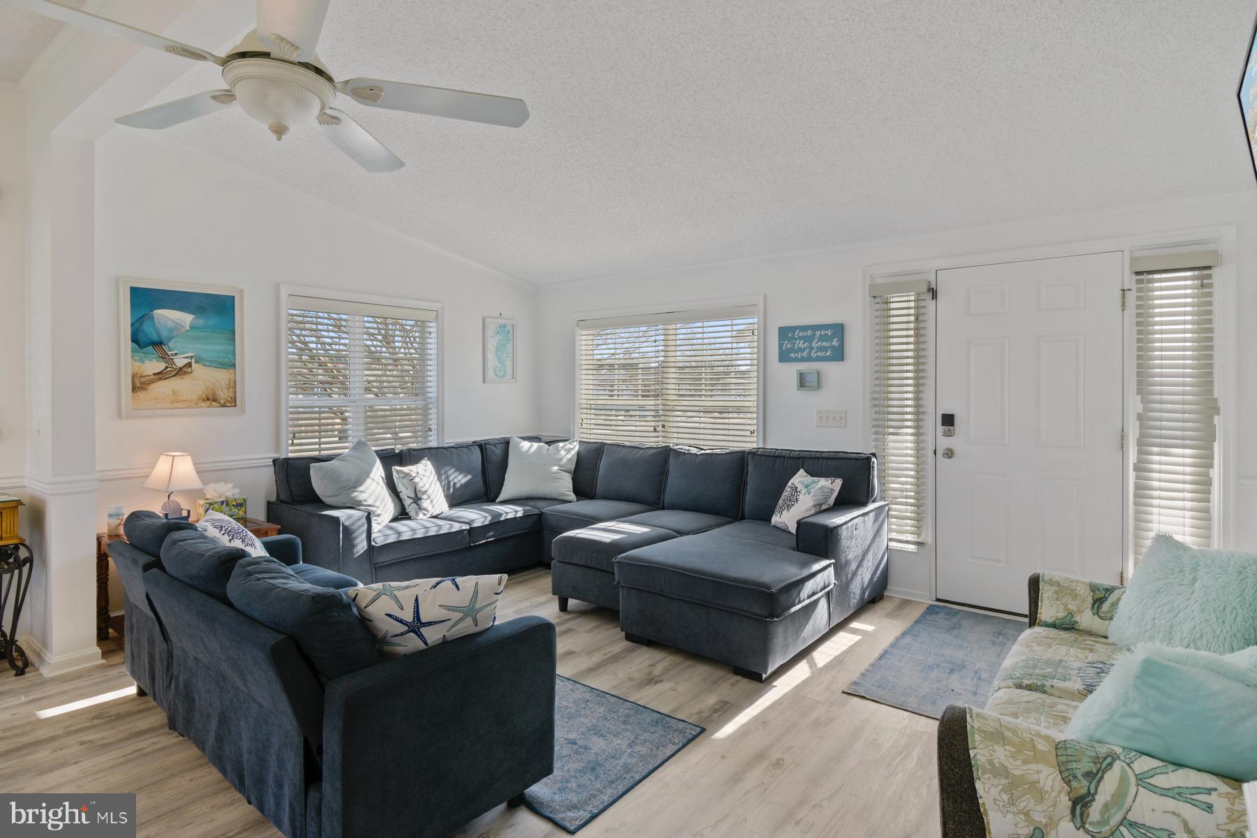 125 Clamshell Road Ocean City, MD 21842 - Photo 3 of 42 Living Room