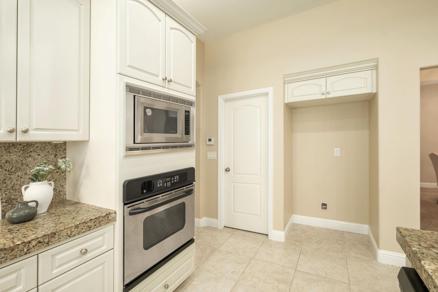 3227 Lester Avenue Clovis, CA 93619 - Photo 13 of 26