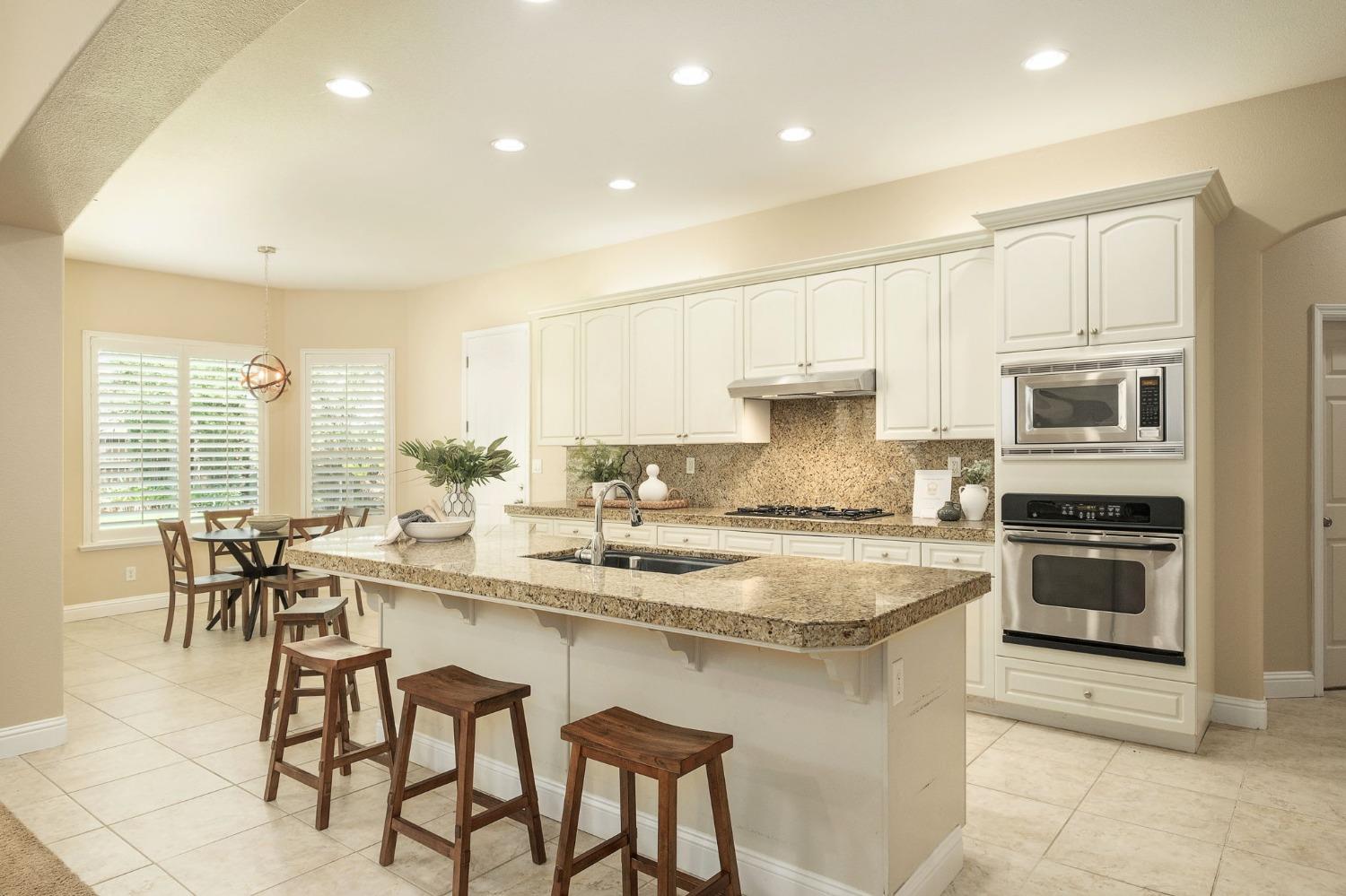 3227 Lester Avenue Clovis, CA 93619 - Photo 10 of 26 Kitchen