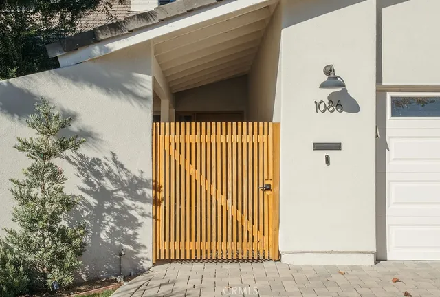 $1,949,900 | 1086 Vallejo Circle, Costa Mesa, CA 92626