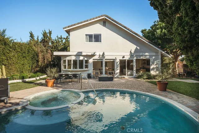 $1,949,900 | 1086 Vallejo Circle, Costa Mesa, CA 92626