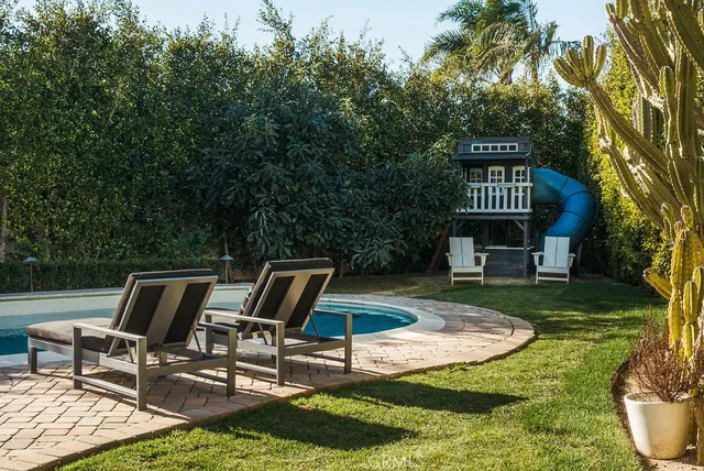 $1,949,900 | 1086 Vallejo Circle, Costa Mesa, CA 92626