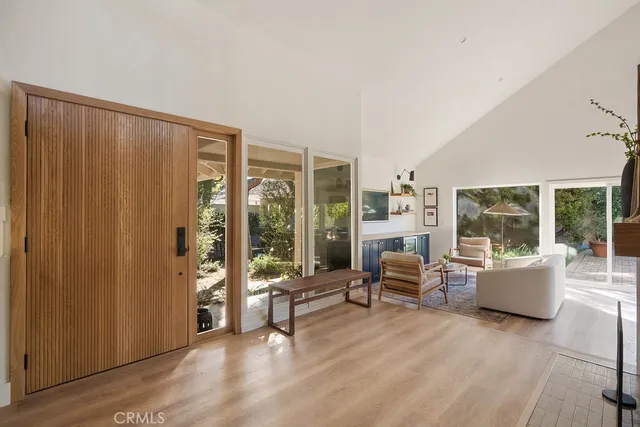 $1,949,900 | 1086 Vallejo Circle, Costa Mesa, CA 92626