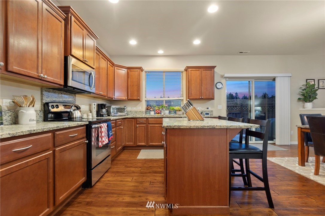 7305 Radius Loop Southeast Lacey, WA 98513 - Photo 11 of 34 Gallery Image 11