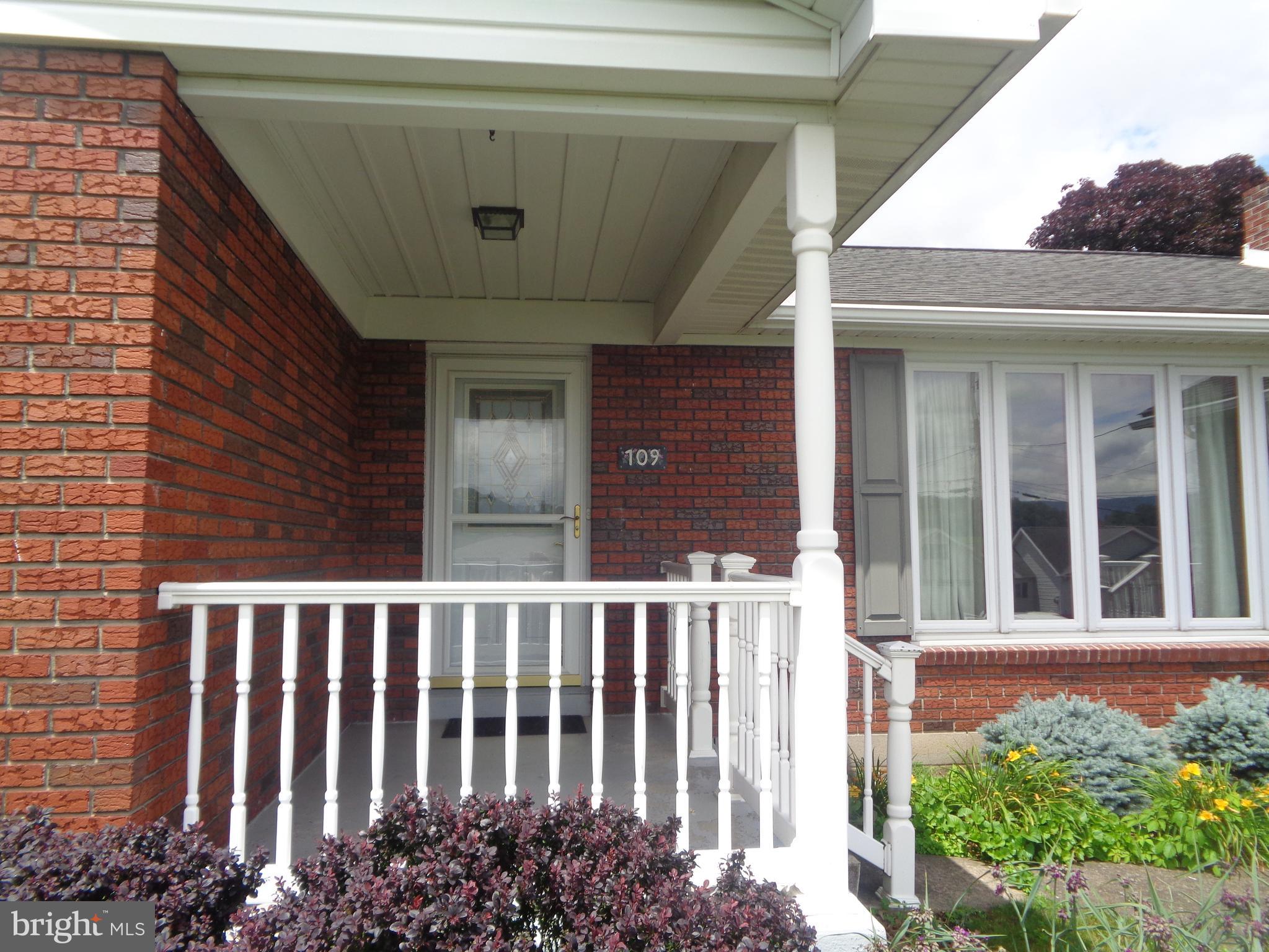 109 Ridgeview Drive Lewistown, PA 17044 - Photo 5 of 40 a front view of a house with a garden