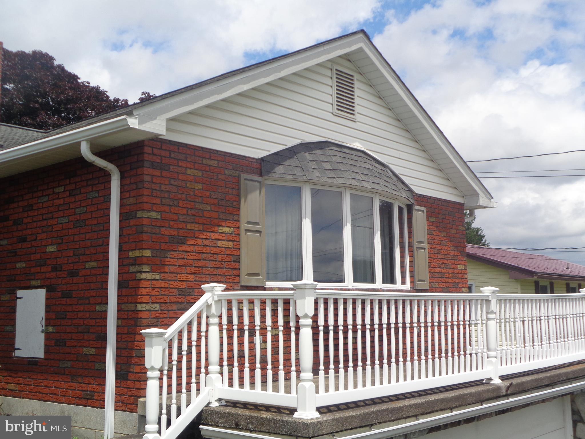 109 Ridgeview Drive Lewistown, PA 17044 - Photo 7 of 40 a front view of a house
