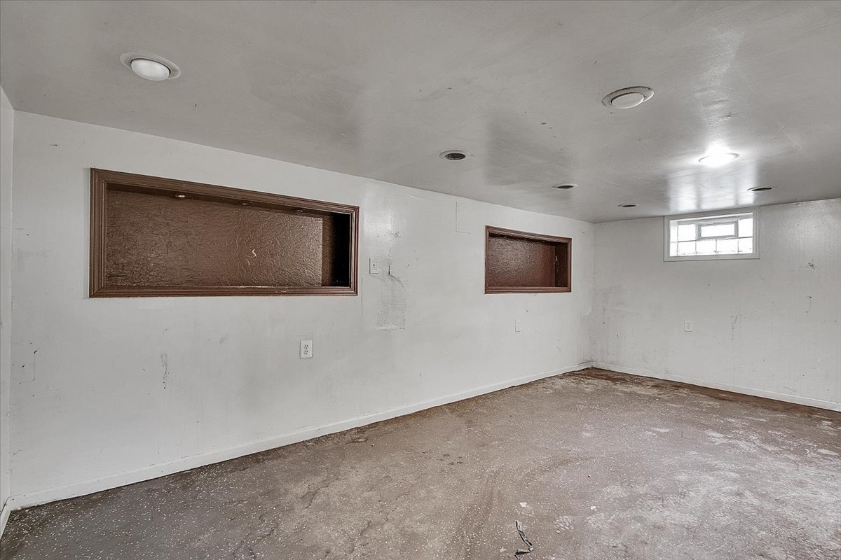 12908 South Wallace Street Chicago, IL 60628 - Photo 15 of 18