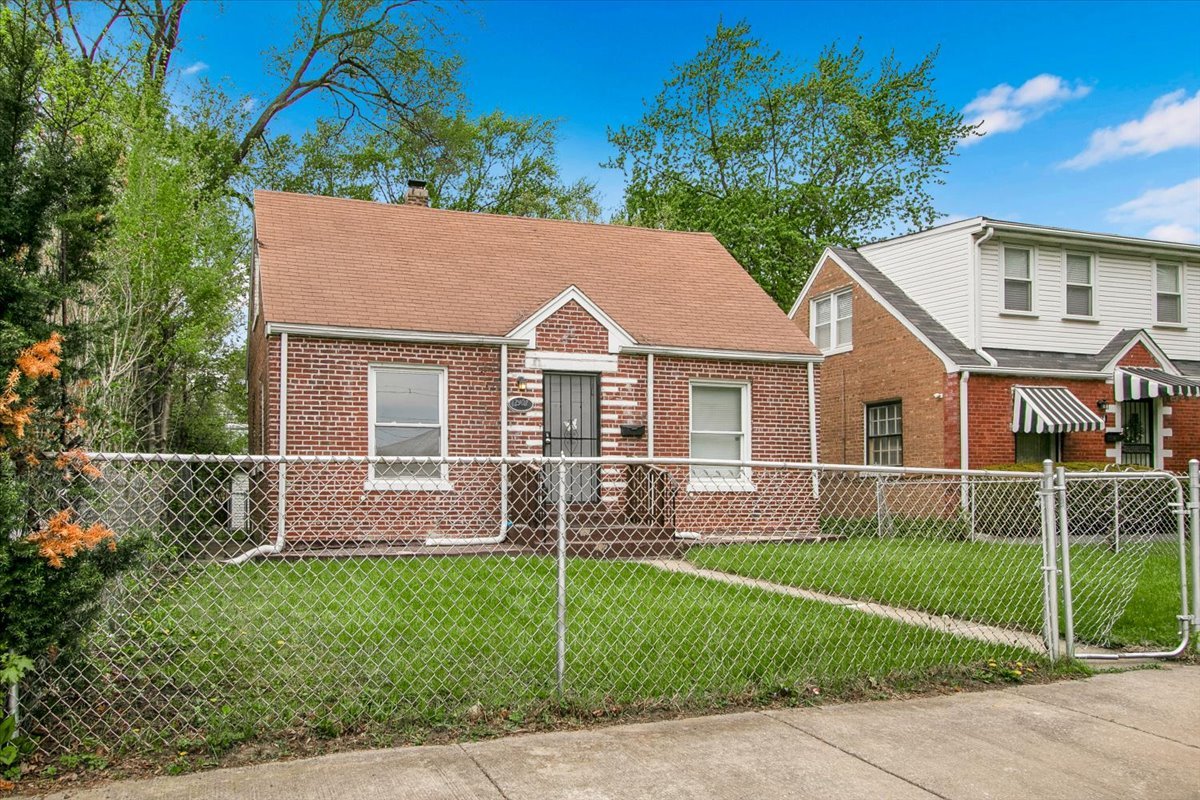 12908 South Wallace Street Chicago, IL 60628 - Photo 3 of 18