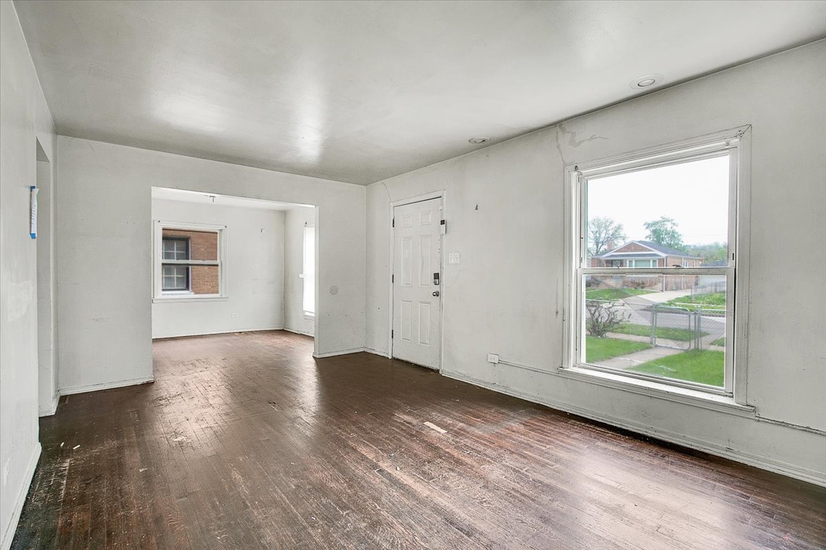 12908 South Wallace Street Chicago, IL 60628 - Photo 5 of 18