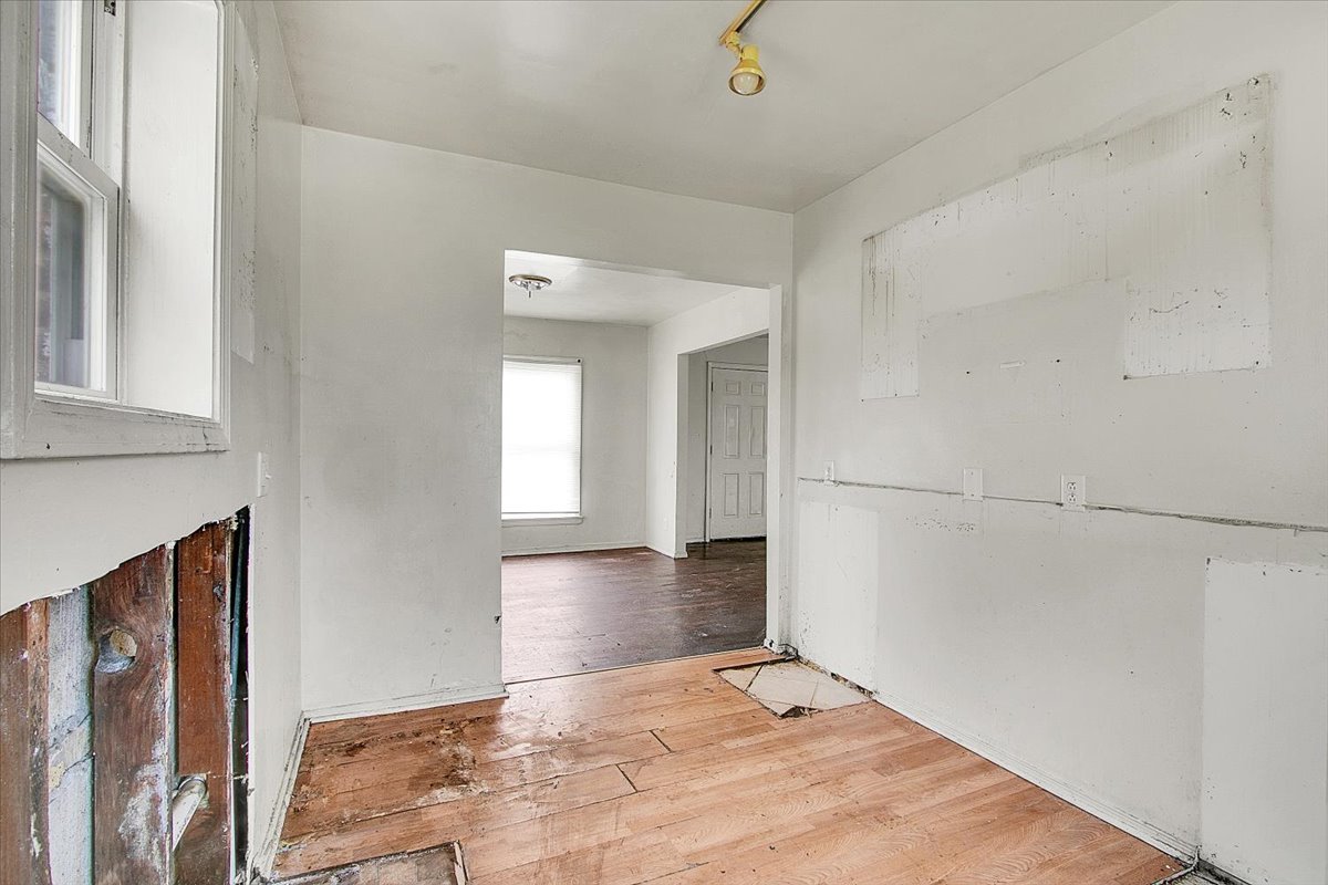 12908 South Wallace Street Chicago, IL 60628 - Photo 8 of 18