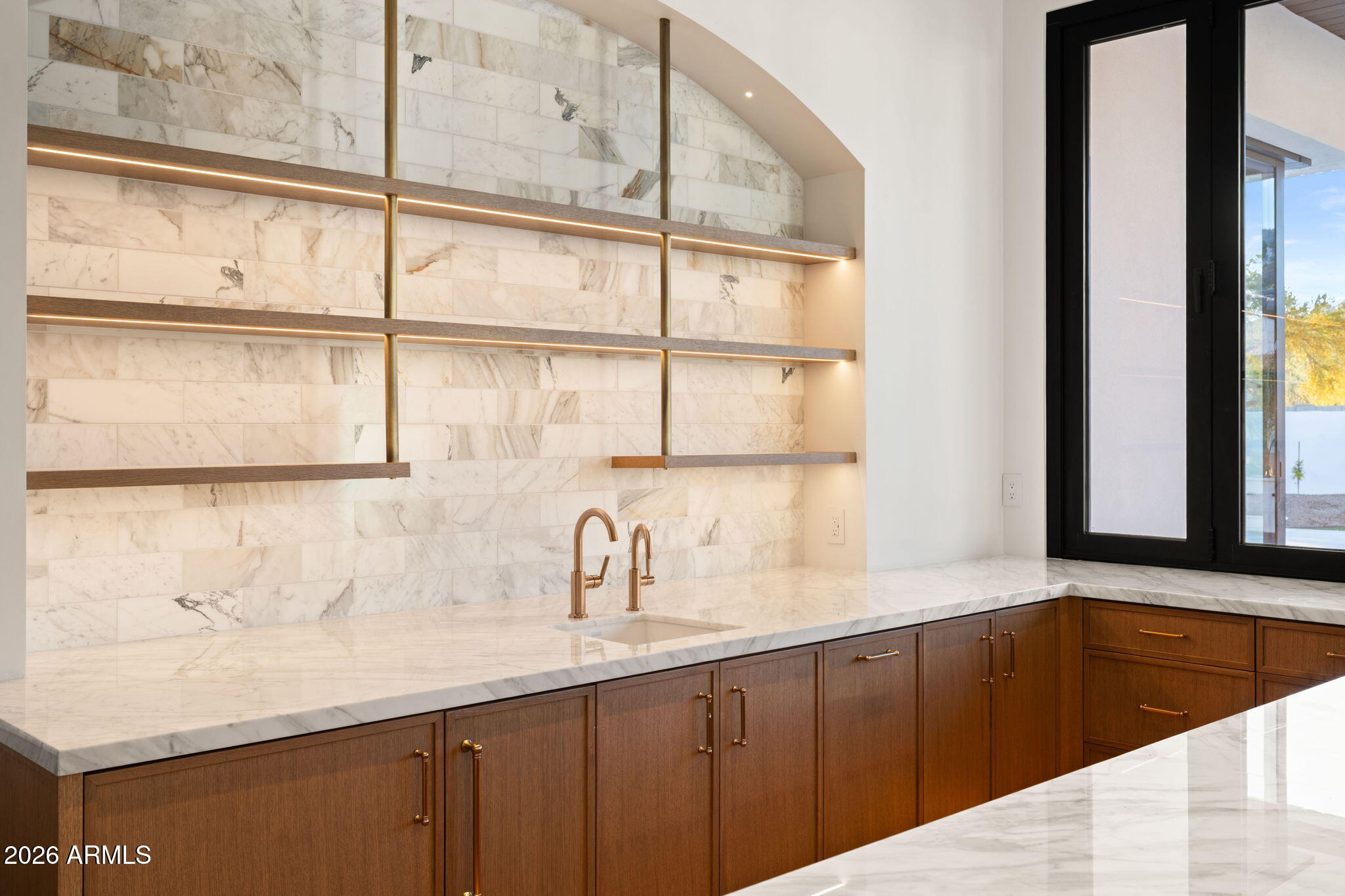 6610 North Mountain View Road Paradise Valley, AZ 85253 - Photo 24 of 31 Bar