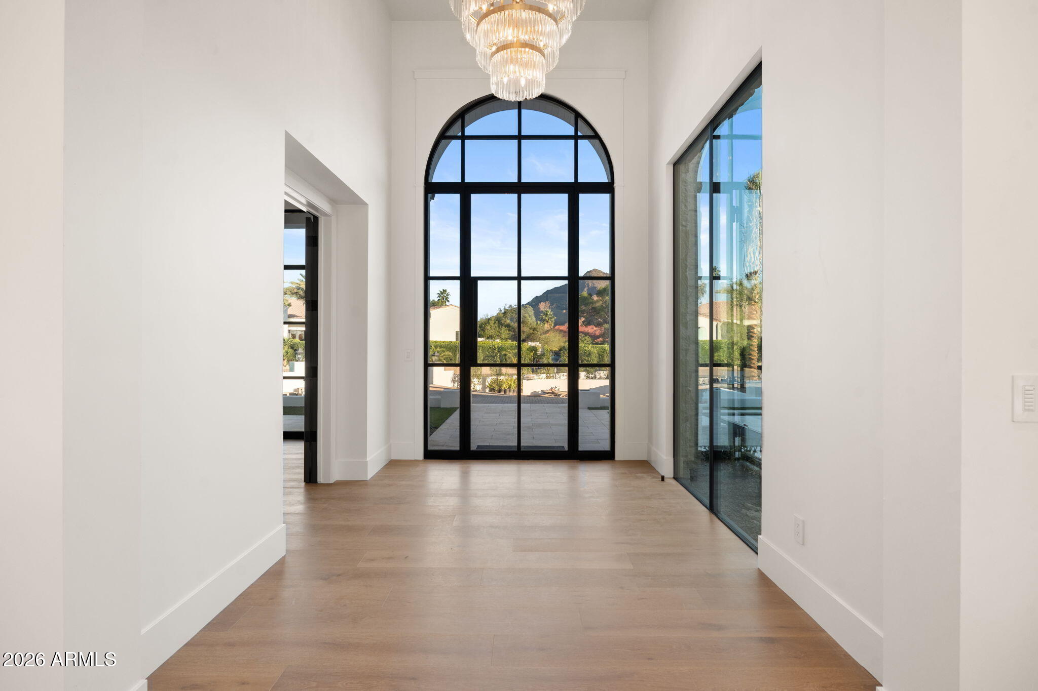 6610 North Mountain View Road Paradise Valley, AZ 85253 - Photo 5 of 31 Foyer