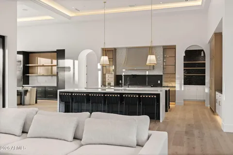 $10,500,000 | 6610 North Mountain View Road, Paradise Valley, AZ 85253