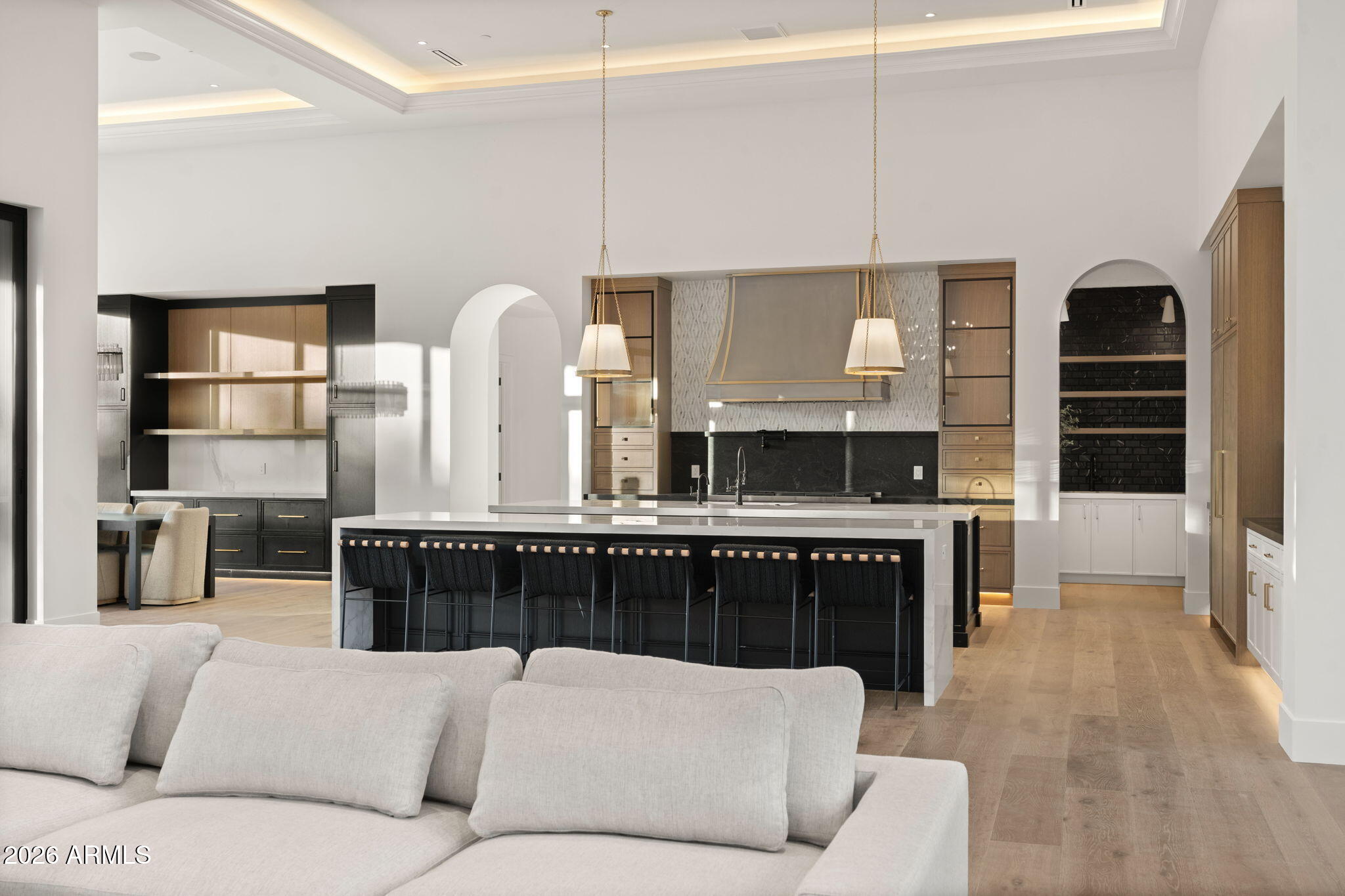 6610 North Mountain View Road Paradise Valley, AZ 85253 - Photo 7 of 31 Living Room