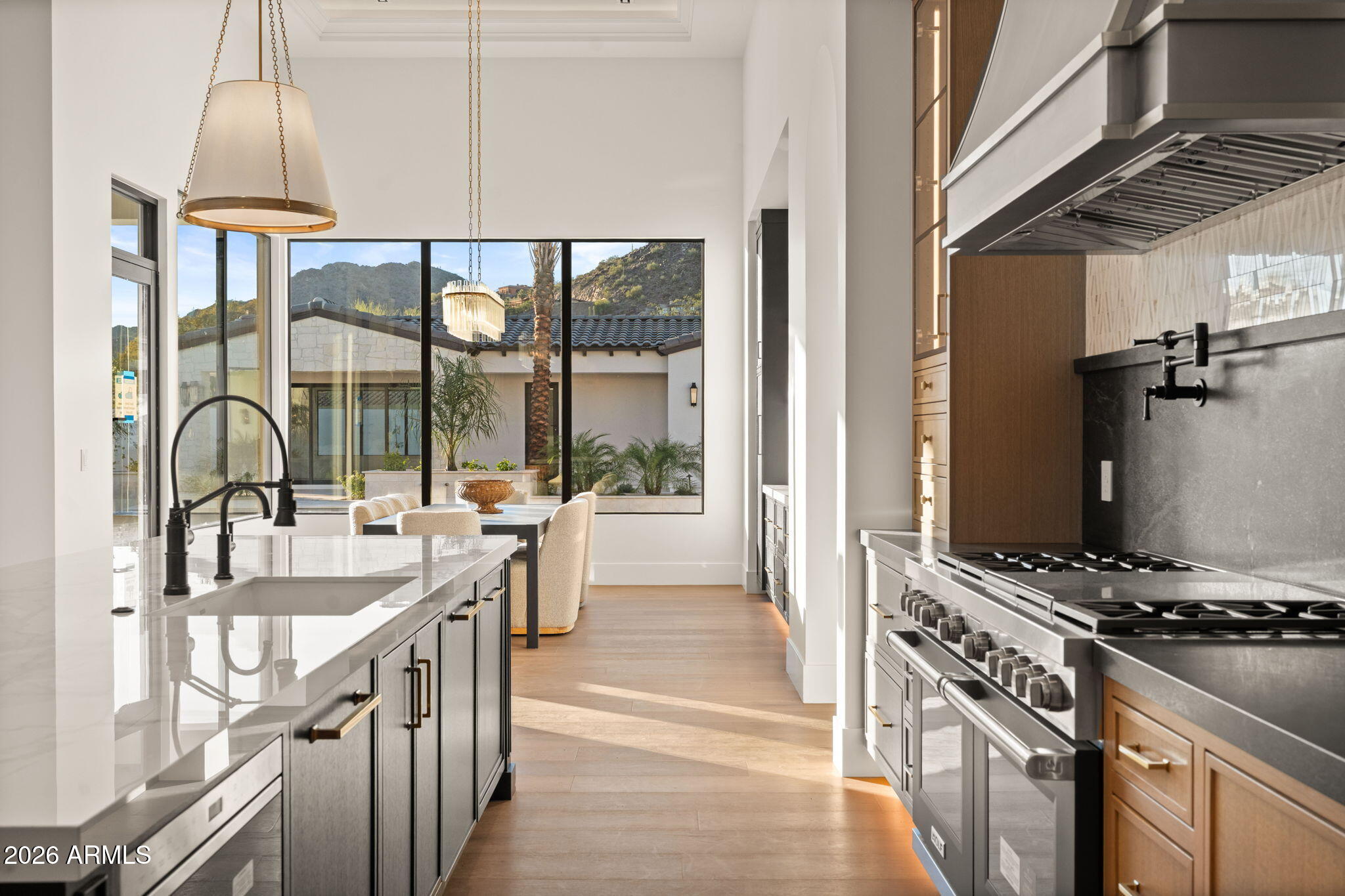 6610 North Mountain View Road Paradise Valley, AZ 85253 - Photo 10 of 31 Kitchen