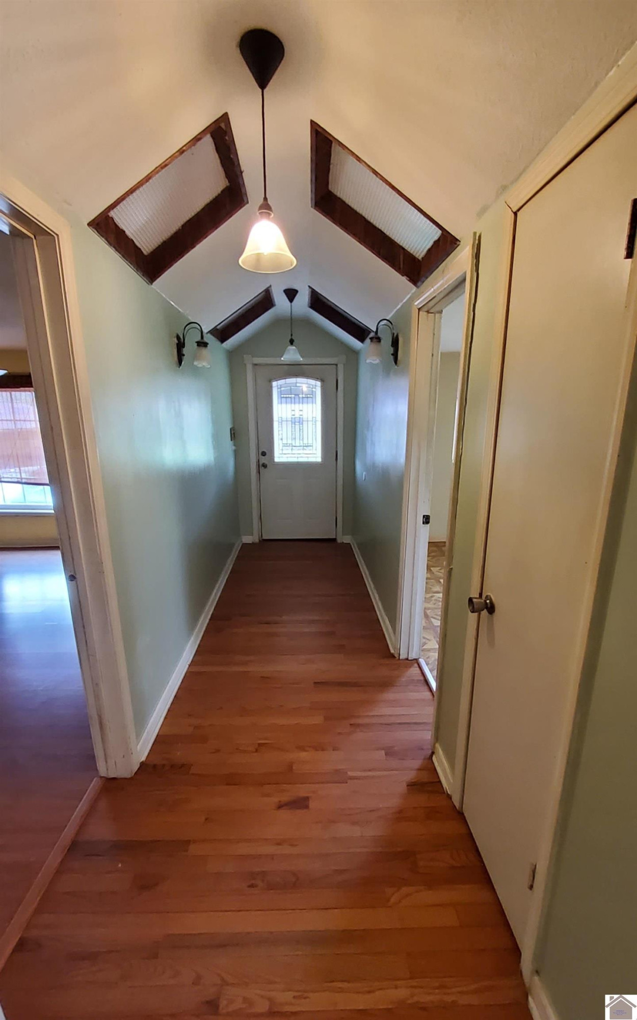 688 Ridge Road Gilbertsville, KY 42044 - Photo 8 of 25 Entryway
