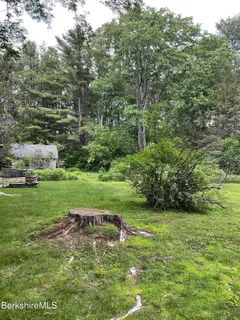 $295,000 | 10 Art School Road, Monterey, MA 01245