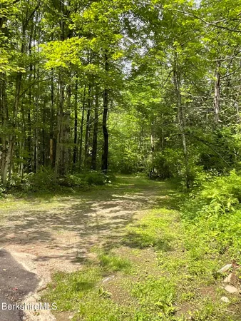 $295,000 | 10 Art School Road, Monterey, MA 01245