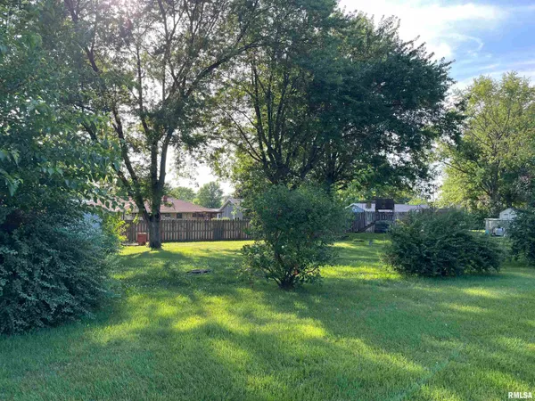 $12,500 | 225 Maple Park Drive, Pekin, IL 61554