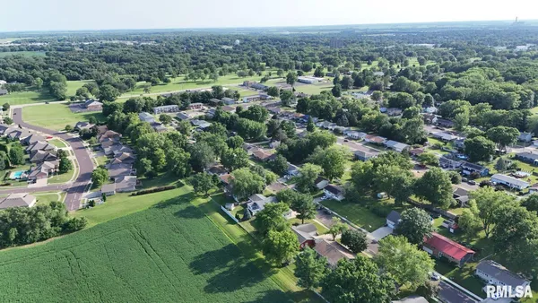 $12,500 | 225 Maple Park Drive, Pekin, IL 61554