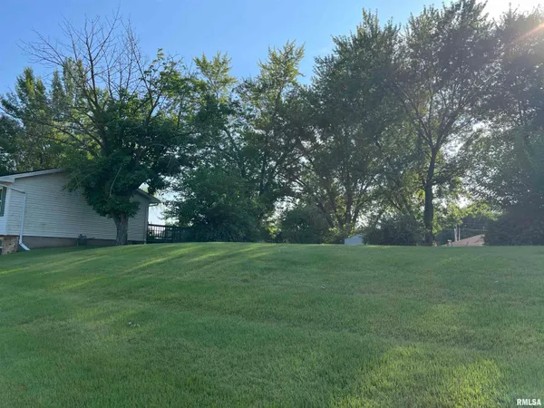 $12,500 | 225 Maple Park Drive, Pekin, IL 61554
