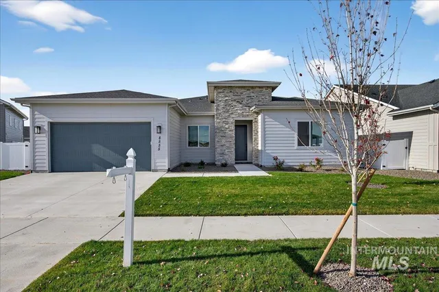 $669,000 | 8555 South Country Wind Avenue, Meridian, ID 83642
