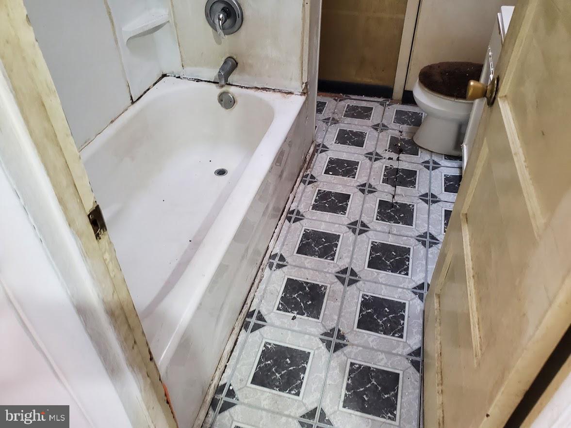 5745 Hunter Street Philadelphia, PA 19131 - Photo 17 of 39