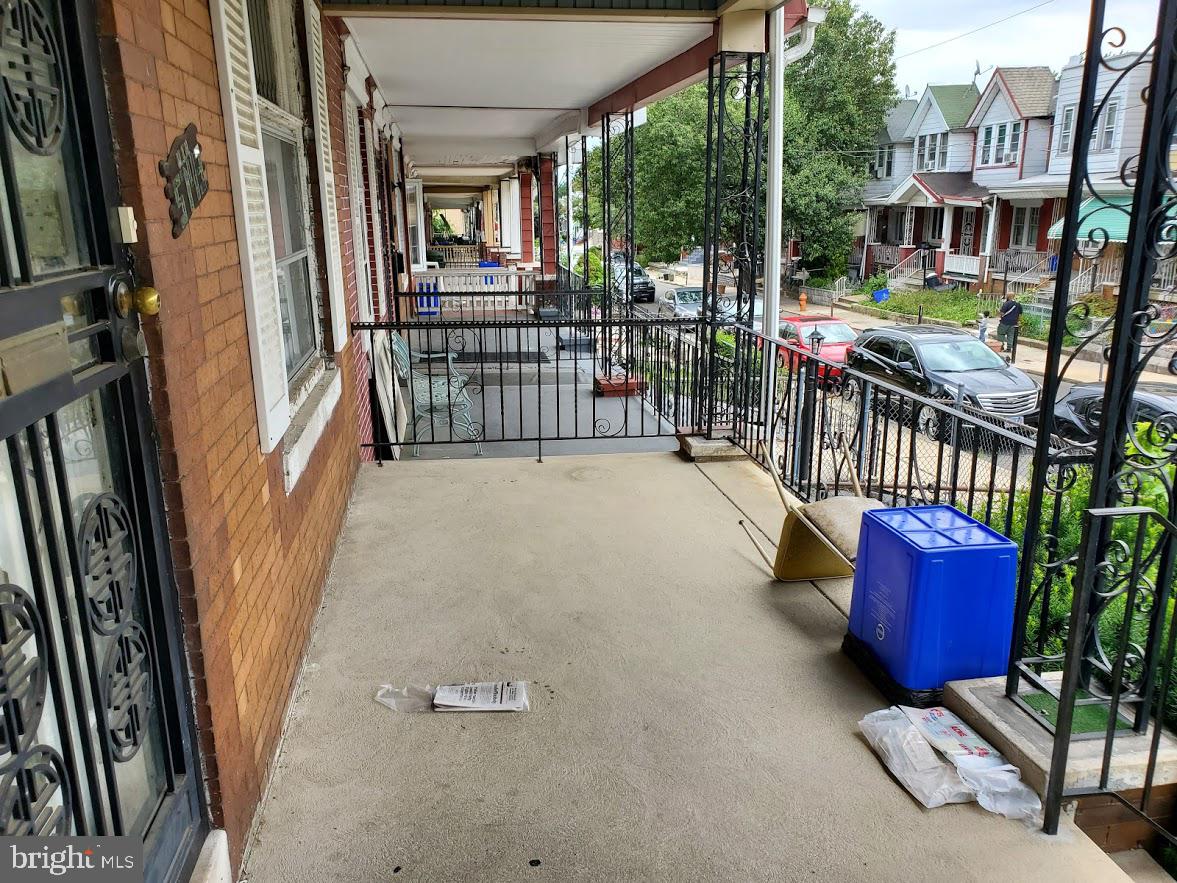 5745 Hunter Street Philadelphia, PA 19131 - Photo 4 of 39