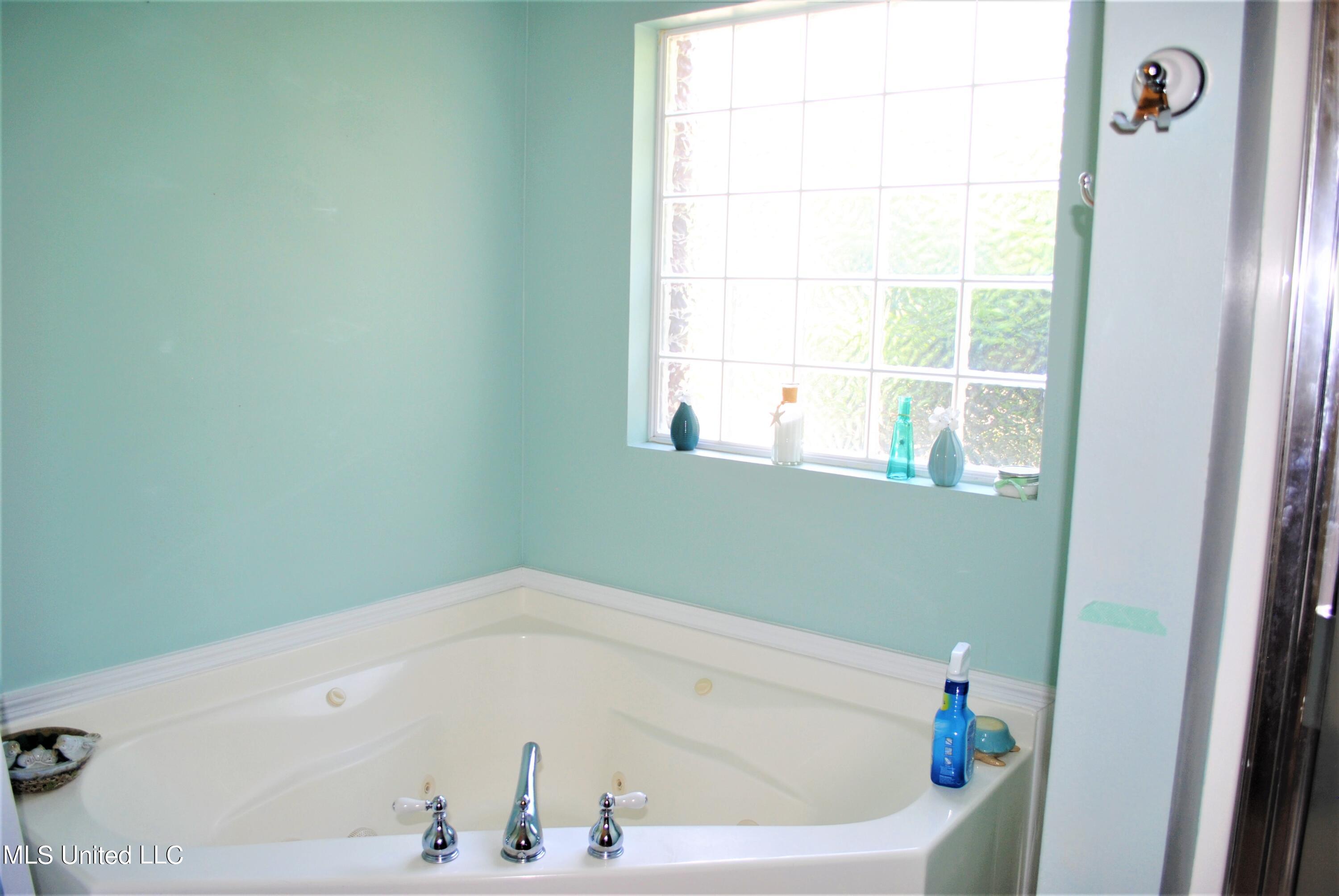 12415 Raintree Place Biloxi, MS 39532 - Photo 21 of 46 DSC_5245