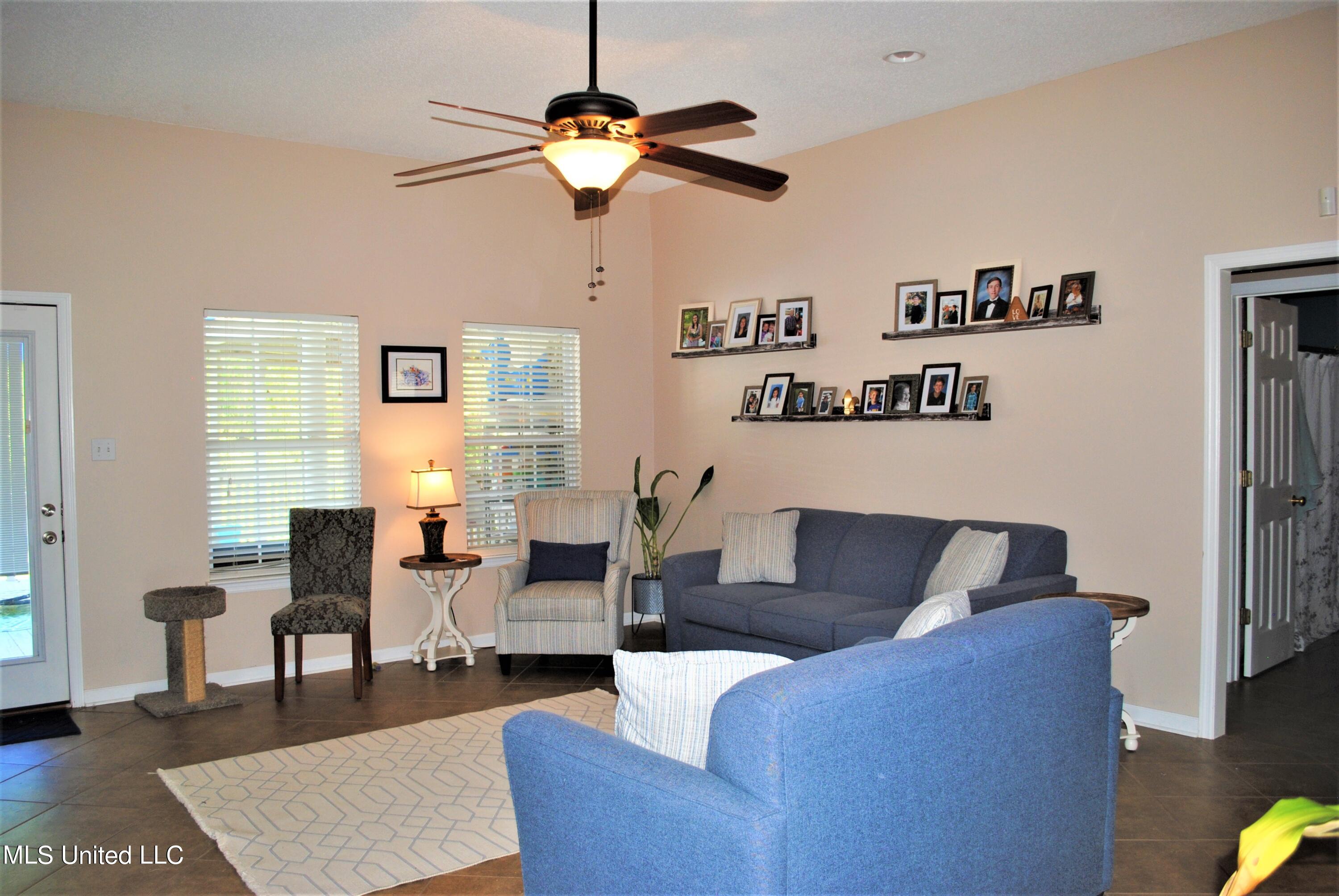 12415 Raintree Place Biloxi, MS 39532 - Photo 5 of 46 DSC_5213