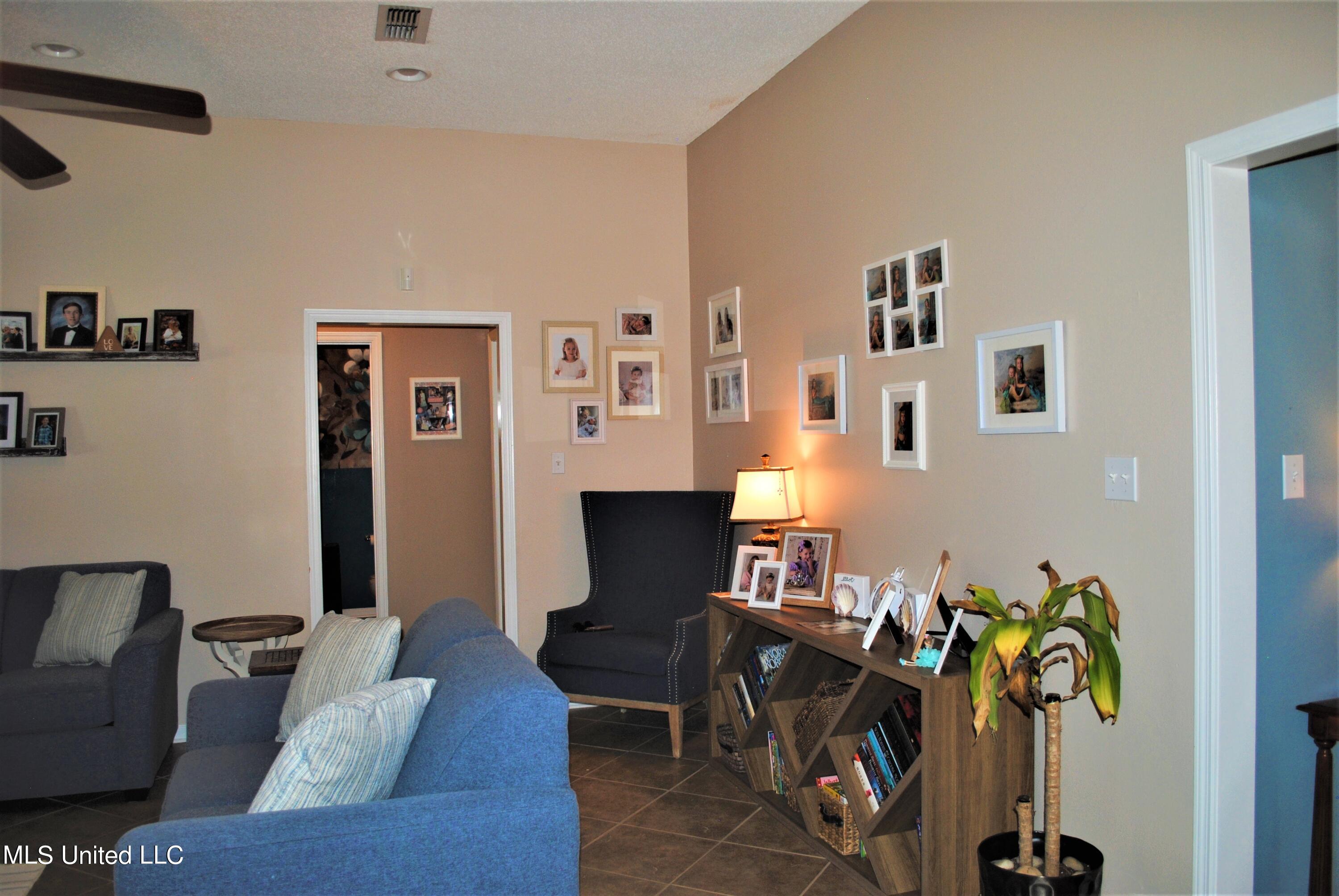 12415 Raintree Place Biloxi, MS 39532 - Photo 7 of 46 DSC_5241