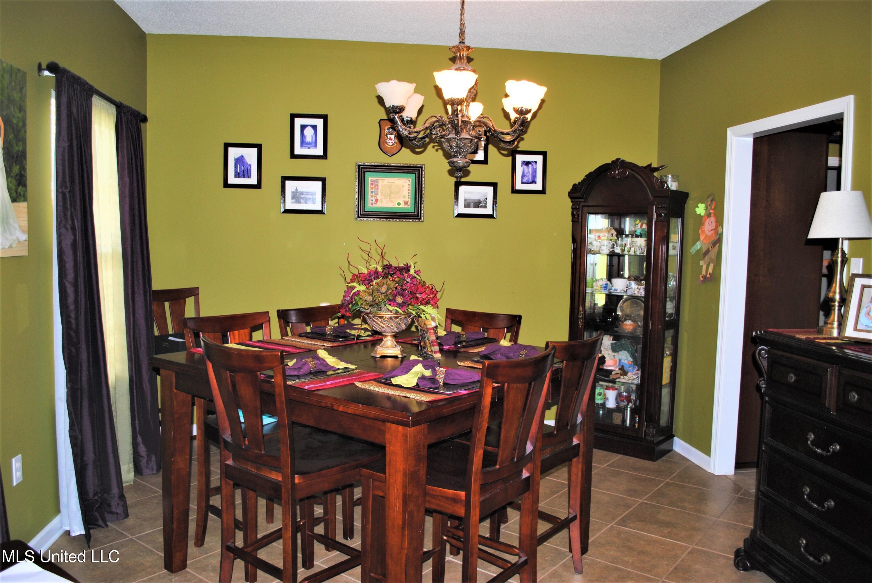 12415 Raintree Place Biloxi, MS 39532 - Photo 9 of 46 DSC_5212