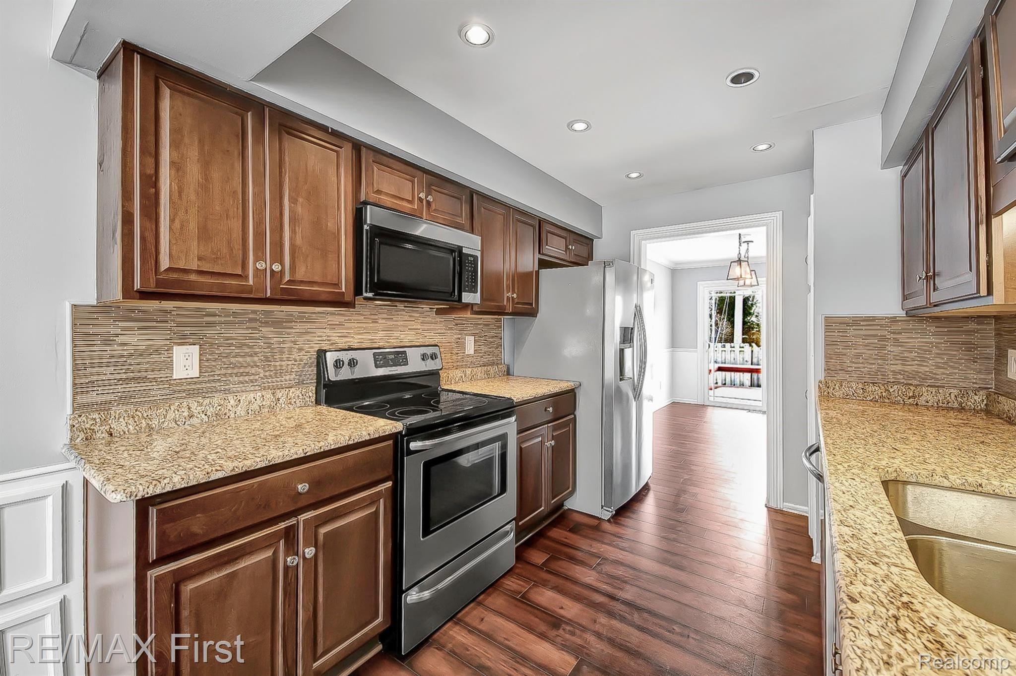 kitchen3.jpg
