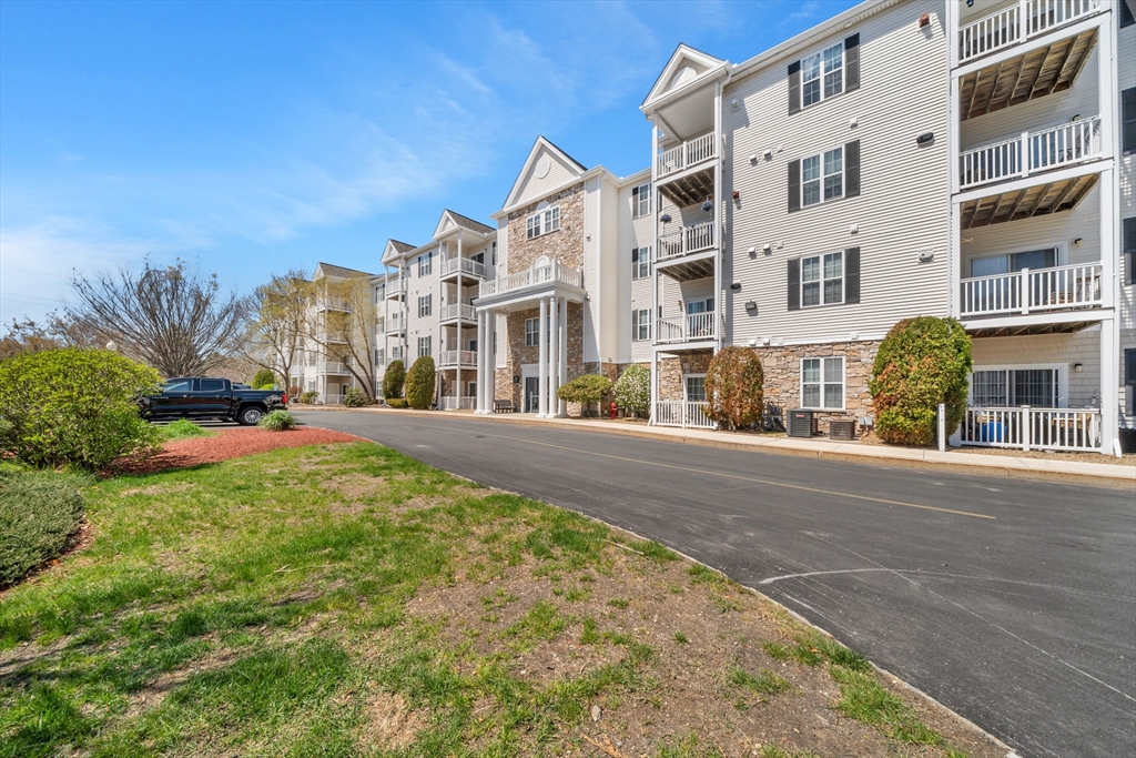 23 Hampshire Road, Unit 112 Methuen, MA 01844 - Photo 23 of 26 Gallery Image 23