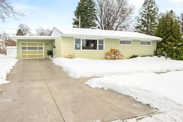 $268,500 | 1904 4th Street South, Moorhead, MN 56560