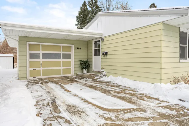 $268,500 | 1904 4th Street South, Moorhead, MN 56560