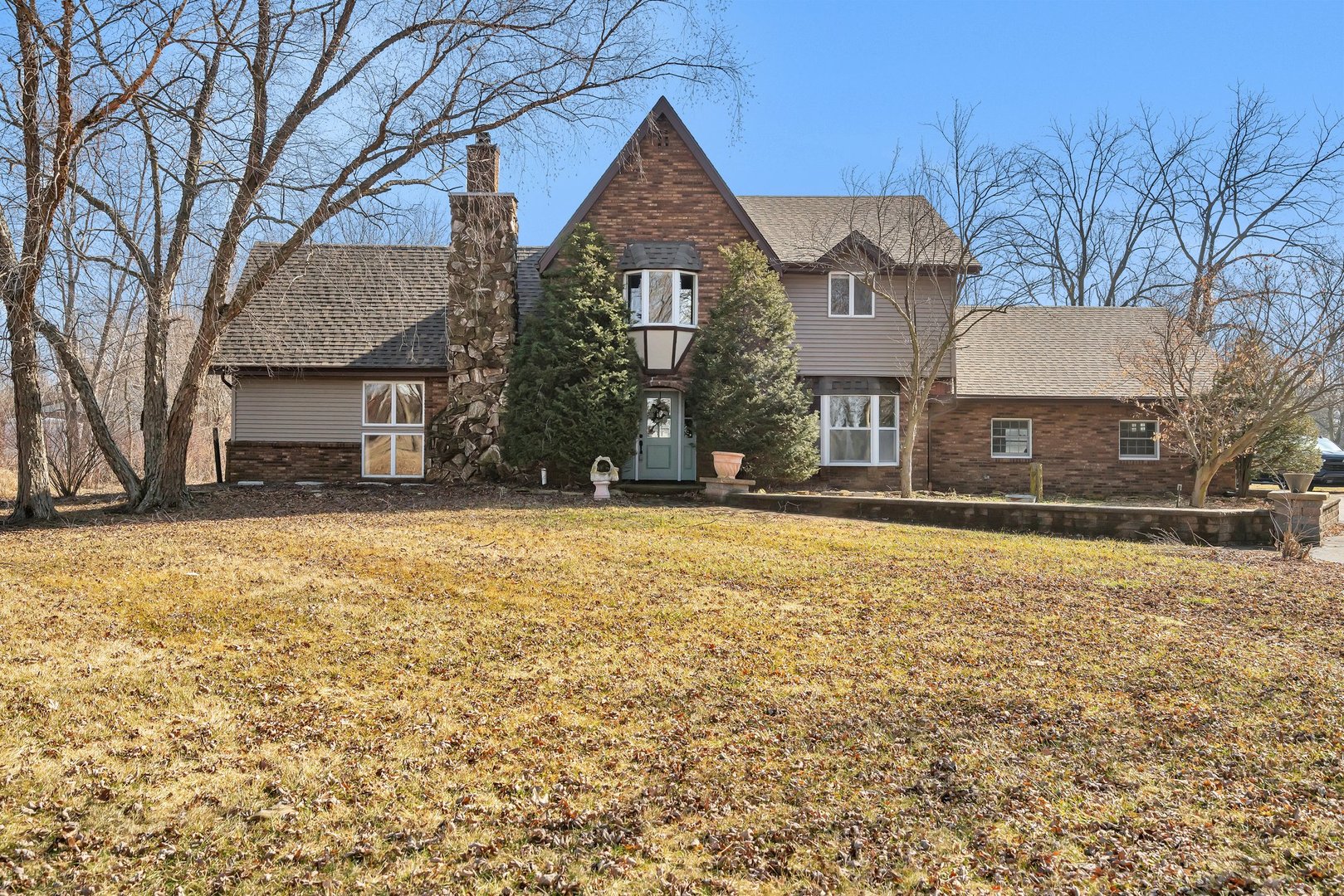 13070 McKanna Road Minooka, IL 60447 - Photo 1 of 43 a front view of a house with a yard