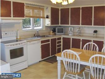 37 Valley Road Wyomissing, PA 19610 - Photo 3 of 9 Gallery Image 3