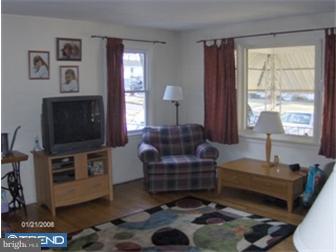 37 Valley Road Wyomissing, PA 19610 - Photo 4 of 9 Gallery Image 4