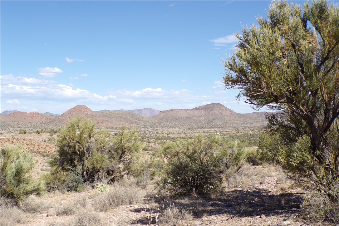 50 North Austin Road Kingman, AZ 86401 - Photo 1 of 40 View????????????????????????????????