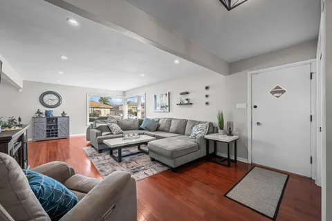 $425,000 | 2610 Sunnyside Avenue, Westchester, IL 60154