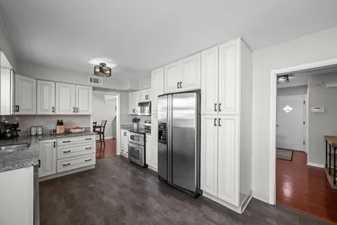 $425,000 | 2610 Sunnyside Avenue, Westchester, IL 60154