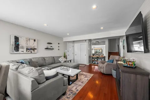 $425,000 | 2610 Sunnyside Avenue, Westchester, IL 60154