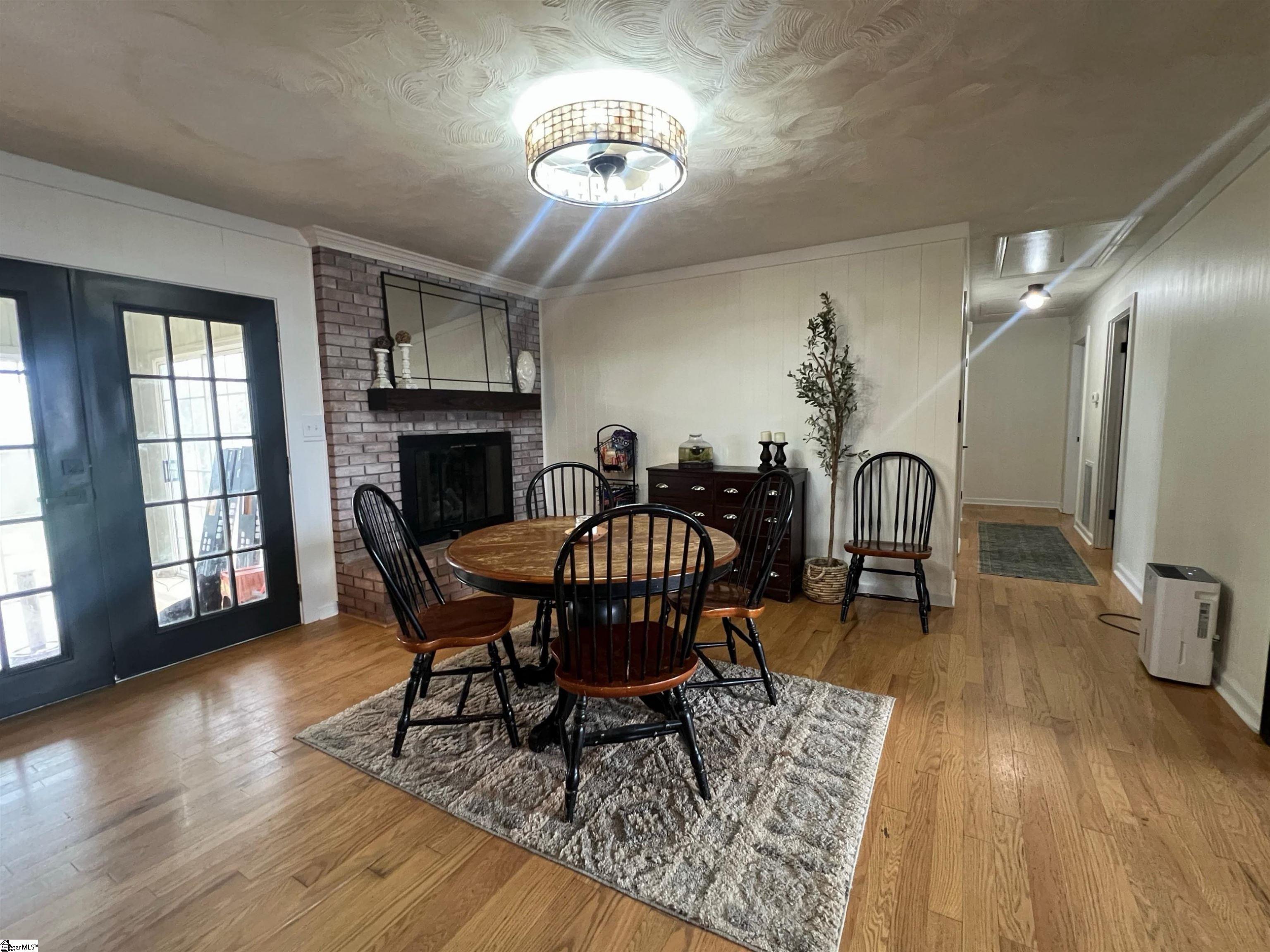 713 Cross Anchor Road Woodruff, SC 29388 - Photo 6 of 24 Gallery Image 6