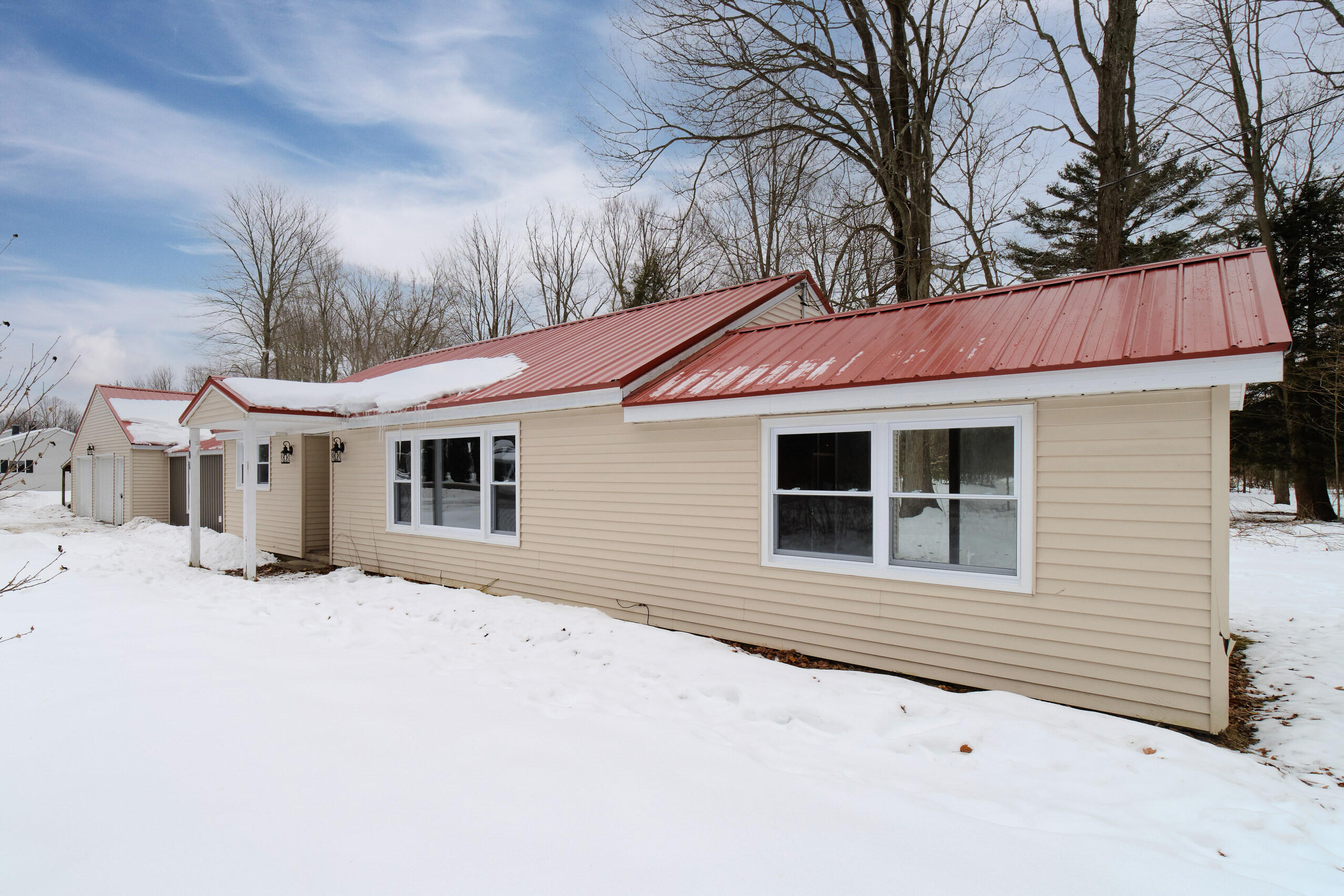 901 West Riley-Thompson Road Muskegon, MI 49445 - Photo 4 of 39 901_W_Riley_Thompson_Rd-47
