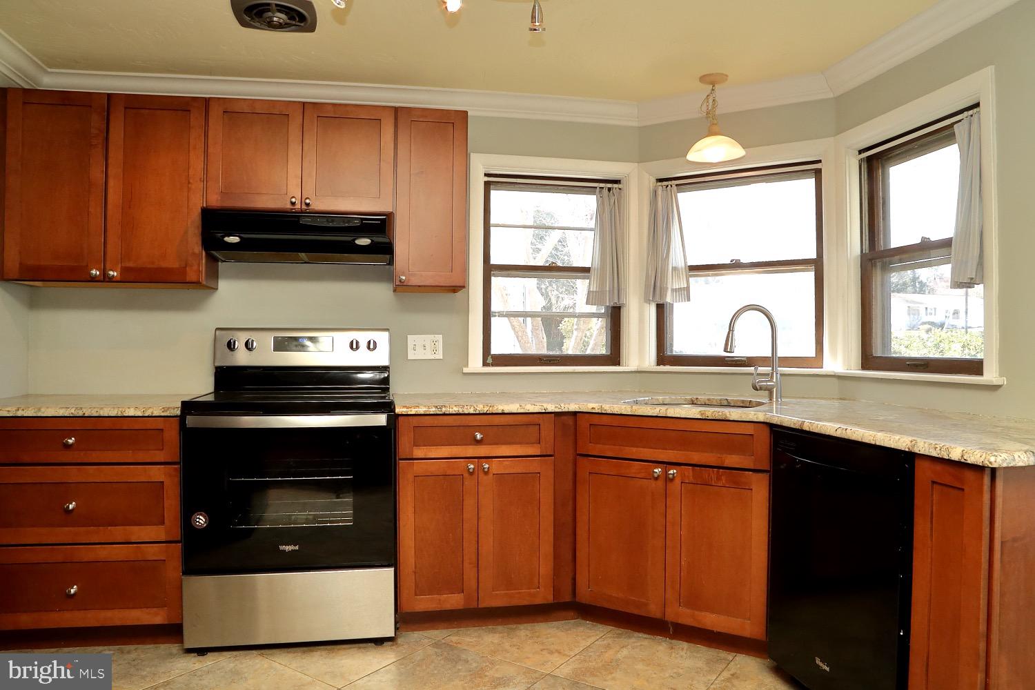 1710 Zarker Road Lancaster, PA 17601 - Photo 6 of 17 Corner sink with windows make a unique space