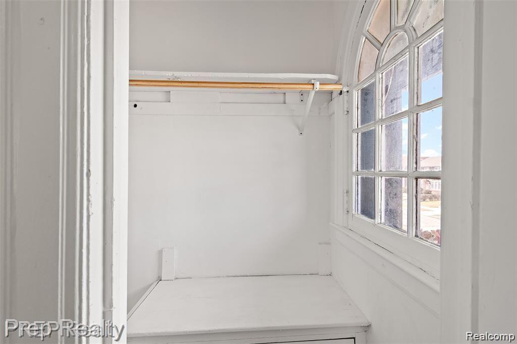 2221 Atkinson Street Detroit, MI 48206 - Photo 37 of 45 Closet